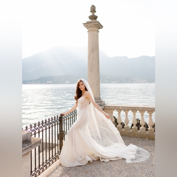 Pallas Couture “Bellamy” inspired wedding dress - Picture 2 of 10